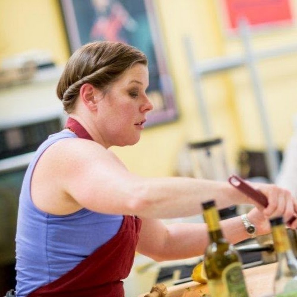 Meet your Posher, Elise